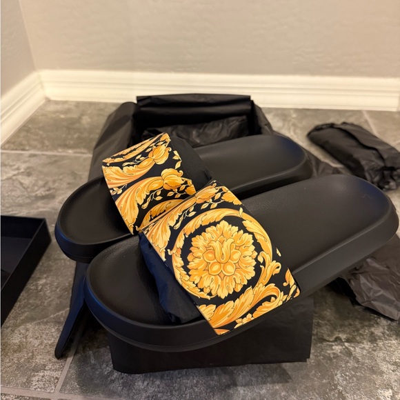 Versace Barocco Slides – Black/Gold (EU 41 / US 8) main image 12